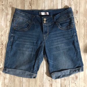 No Boundaries Blue Jean Bermuda Shorts Size 13